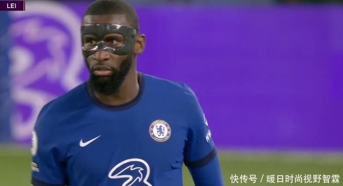 赵鸿刚因耳光大赛引发舆论，鸽武缘退位为信鸽爱好者，玄武挑战引发流量狂欢，传统武术遭网络戏谑与质疑。