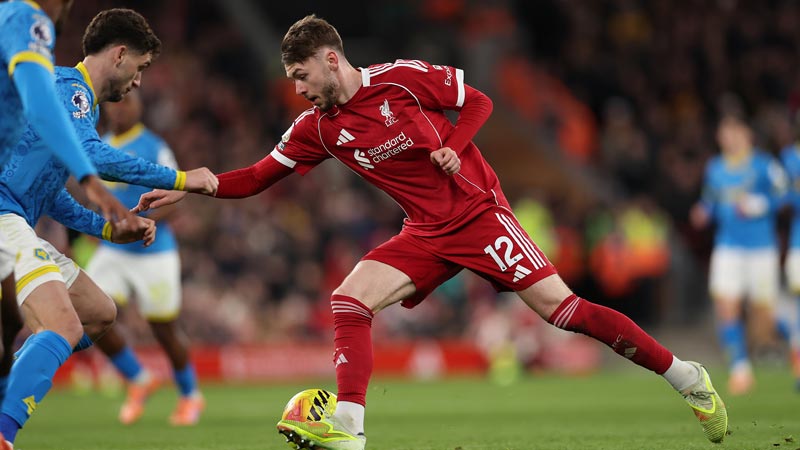 门将精彩救险，引领球队渡过危机