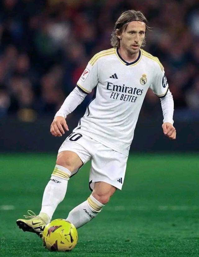 泽林斯基：我们感到愤怒，在场上看那绝不是一次犯规