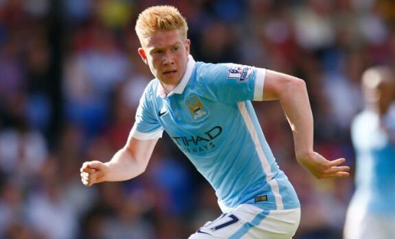 白衣下边是红衣，香港行期间一阿森纳球迷卧底在热刺球迷看台