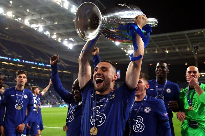 经友好协商，深圳新鹏城足球俱乐部今日宣布任命陈涛...